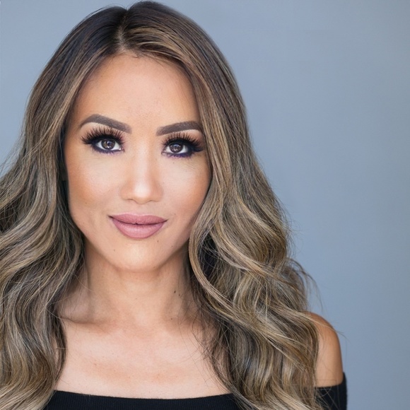 Meet your Posher, Ava - Picture 1 of 2